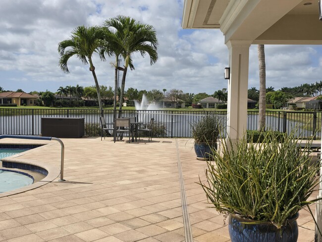 Building Photo - 9574 Tivoli Isles Blvd