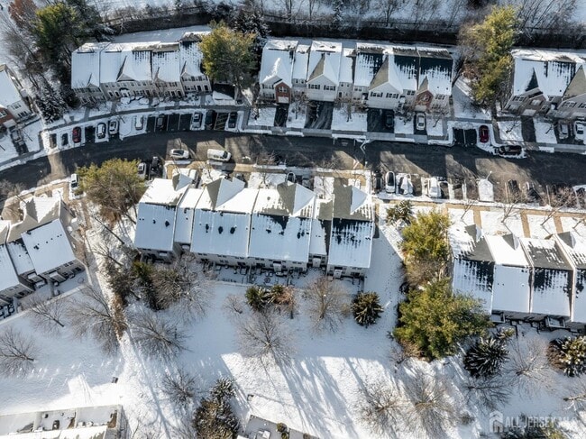 Building Photo - 11 Windsong Cir