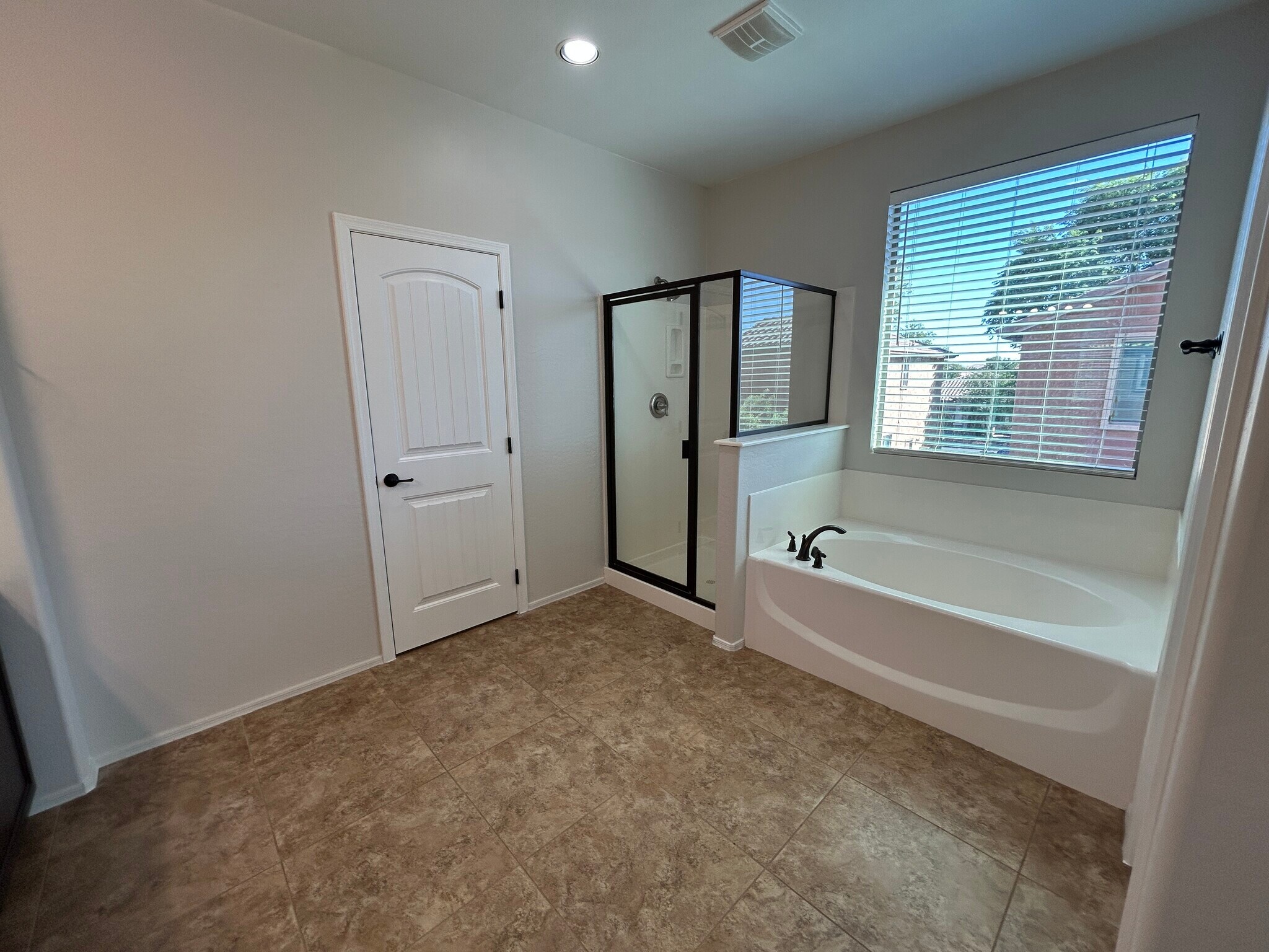 Building Photo - 4123 E Cherry Hills Dr