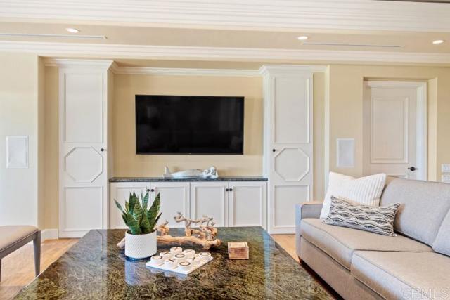 Building Photo - 8405 El Paseo Grande