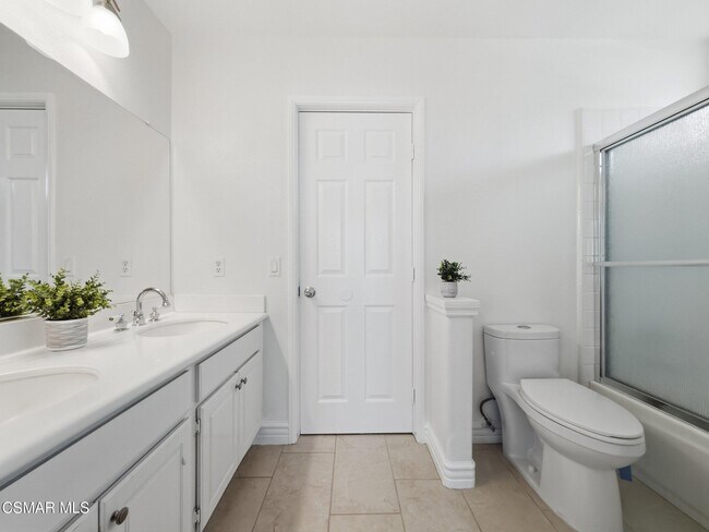 Building Photo - 1698 Ramona Dr