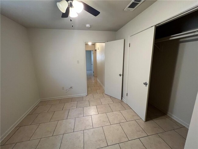 Building Photo - 2222 Bartolo St