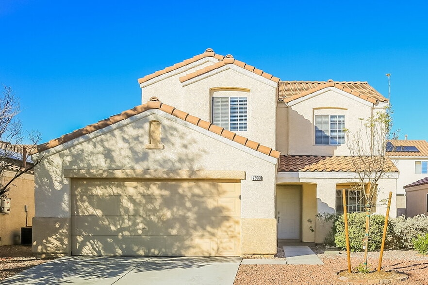 Primary Photo - 7933 Hollow Pine St