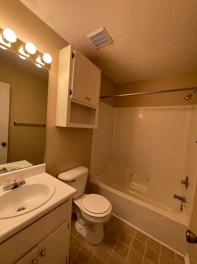 Building Photo - Foxhill Commons