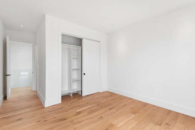 Building Photo - 807 Treat Ave