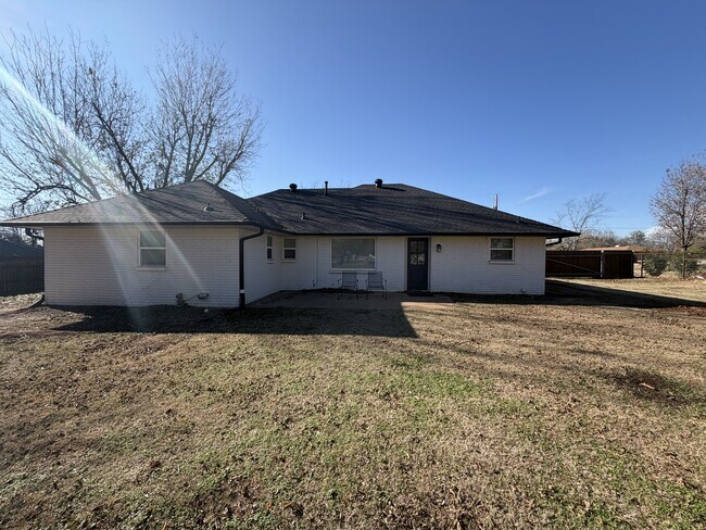 Building Photo - 4502 Jordan Ave