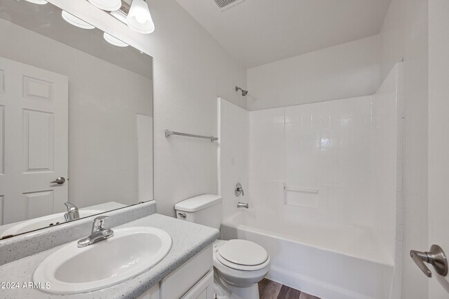 Building Photo - 5010 N 22nd Ave