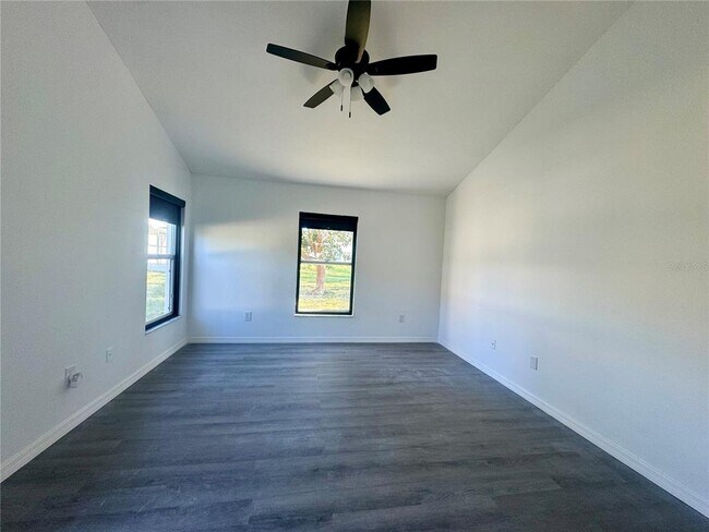 Building Photo - 215 Hollowbrook Cir