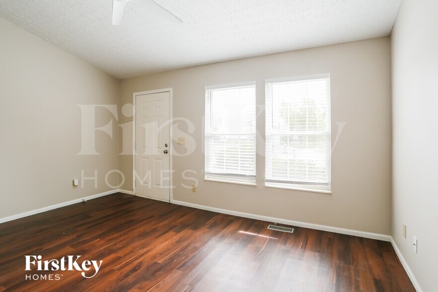Building Photo - 1732 Westmeadow Dr
