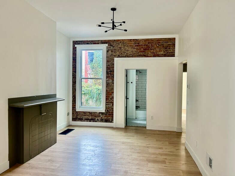 Building Photo - 2018 Forbes Ave