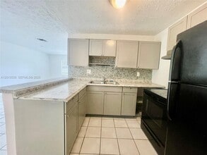 Building Photo - 2621 Riverland Dr