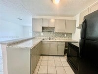 Building Photo - 2621 Riverland Dr