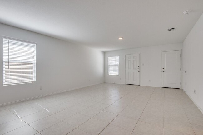Building Photo - 7516 Larson Ln