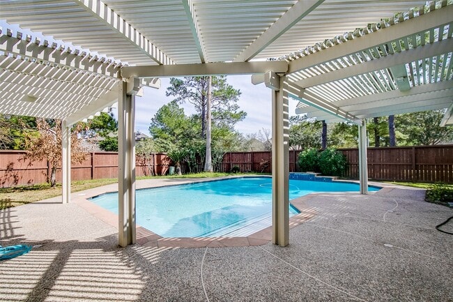 Building Photo - 5125 Carriage Bend Dr