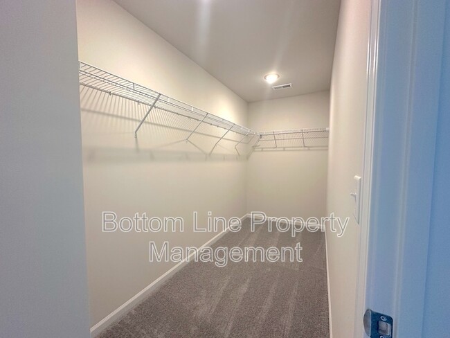 Building Photo - 4475 Potters Wheel Dr