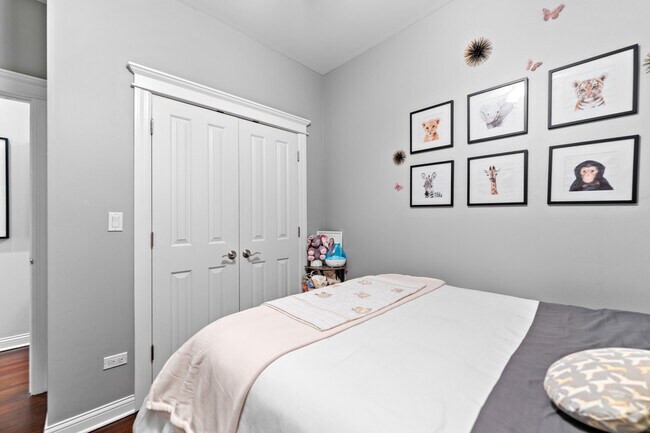 Building Photo - 3056 N Clybourn Ave