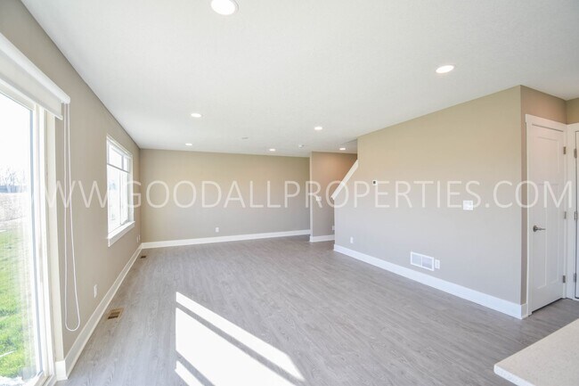Building Photo - RENT SPECIAL!!! 4-Bedroom, 2.5-Bathroom 2-Story Home in DeSoto!!!