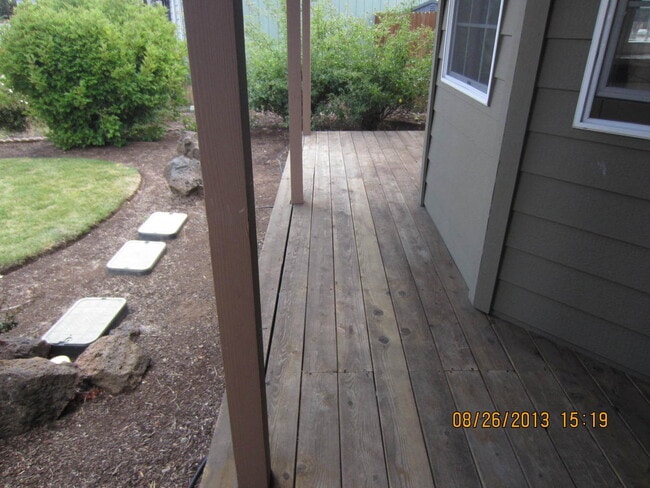 Building Photo - **1/2 OFF 1st Month!!** Great SW Bend Home Close To The Old Mill!