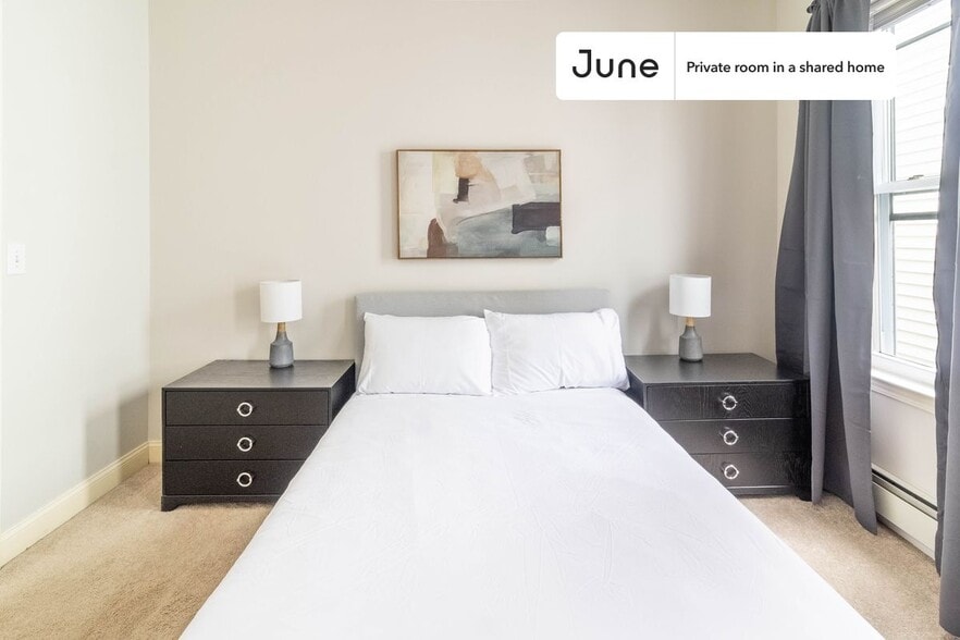 Building Photo - Room in Shared 3 bed/1 bath home