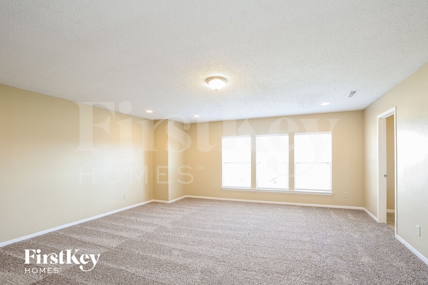 Building Photo - 6623 Eagle Crossing Blvd