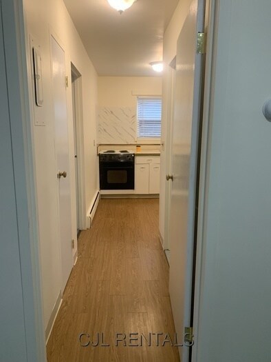 Building Photo - 7 Spruce St