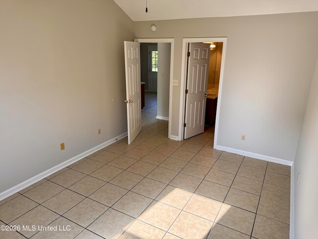 Building Photo - 7011 Hampton Dr