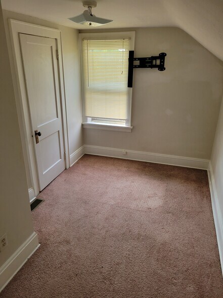 Building Photo - 1448 Massillon Rd