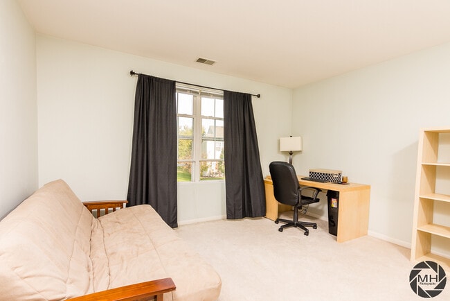 Building Photo - 577 Pinebrook Dr