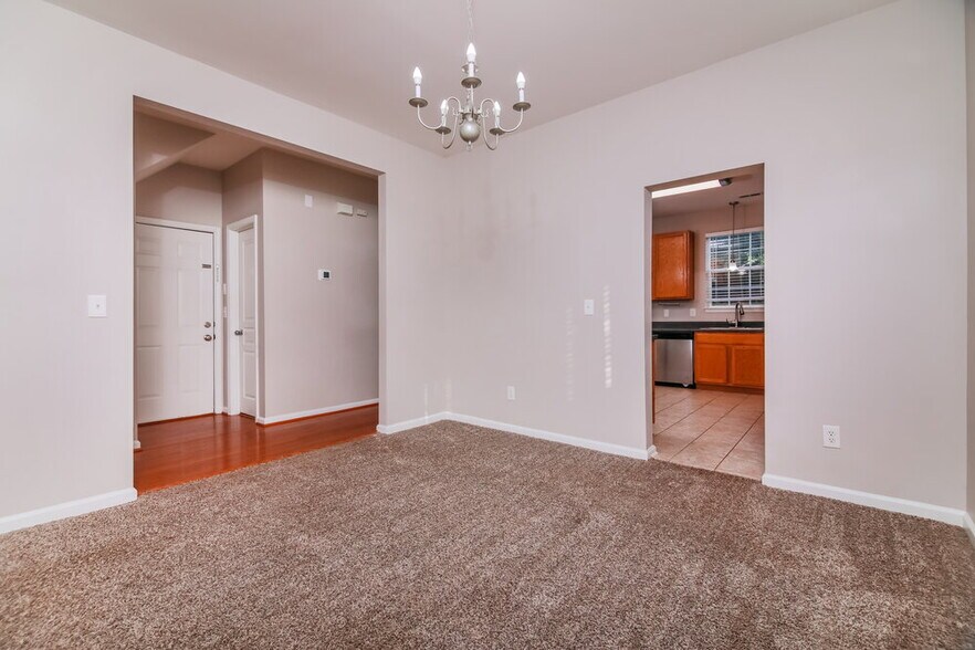 Building Photo - 1008 Martin Bench Ct