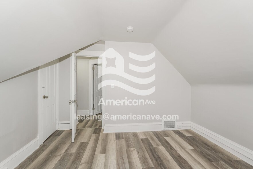 Building Photo - 1026 Brownell Ave