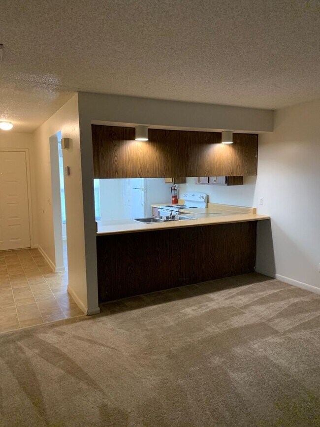 Building Photo - 12125 Napiers Cir
