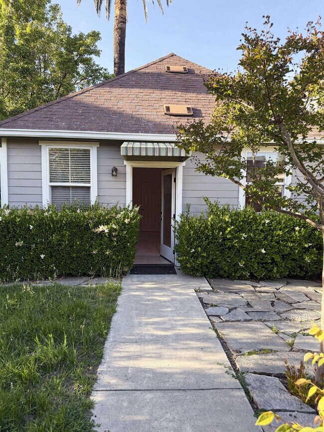 Building Photo - Eastside Sonoma | Single-Level Living Near the Plaza