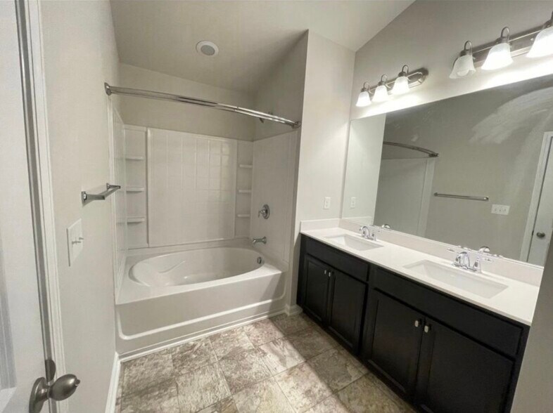 Building Photo - 1526 Brookmere Way