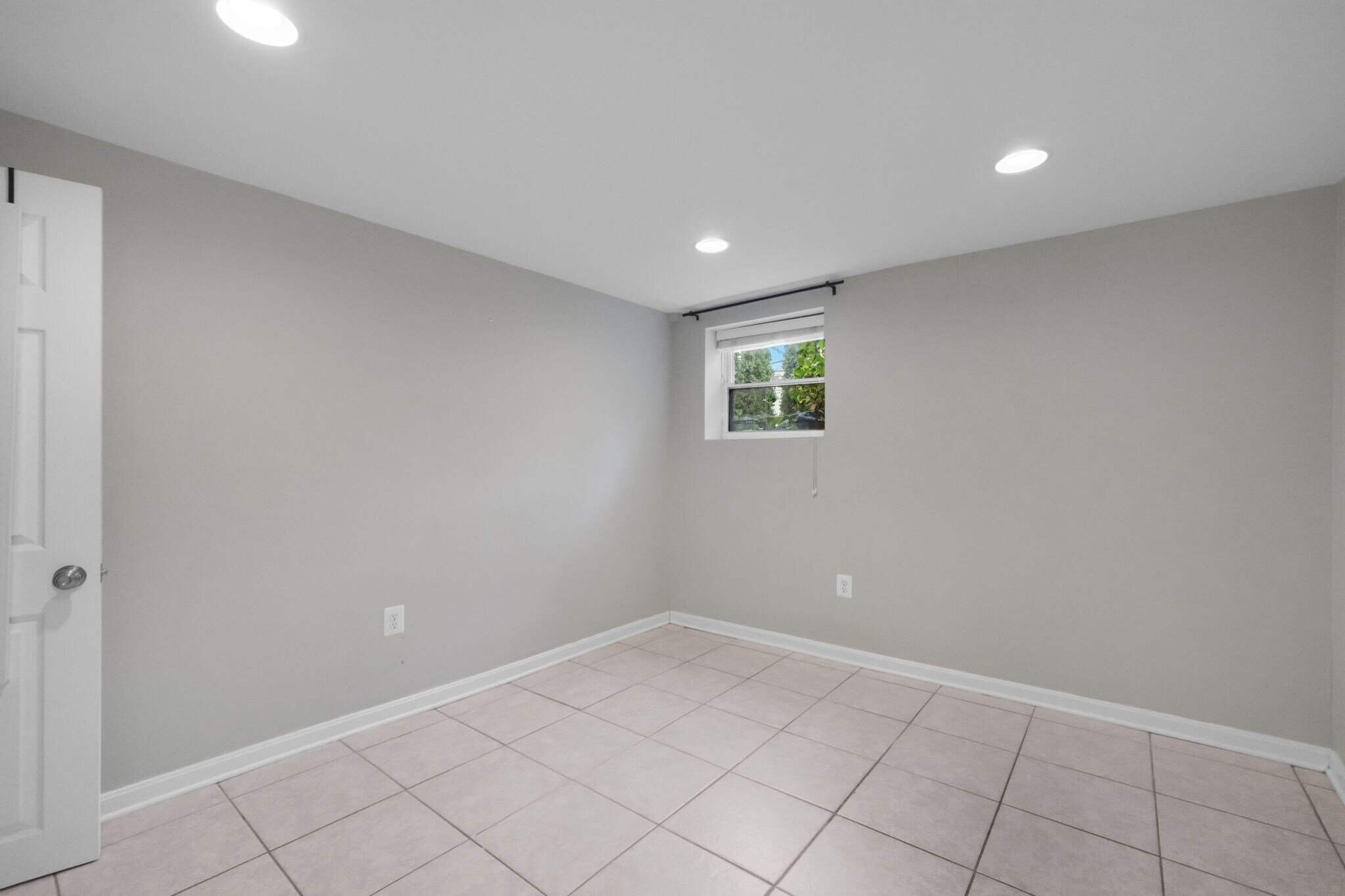 Building Photo - 318 Farragut St NW