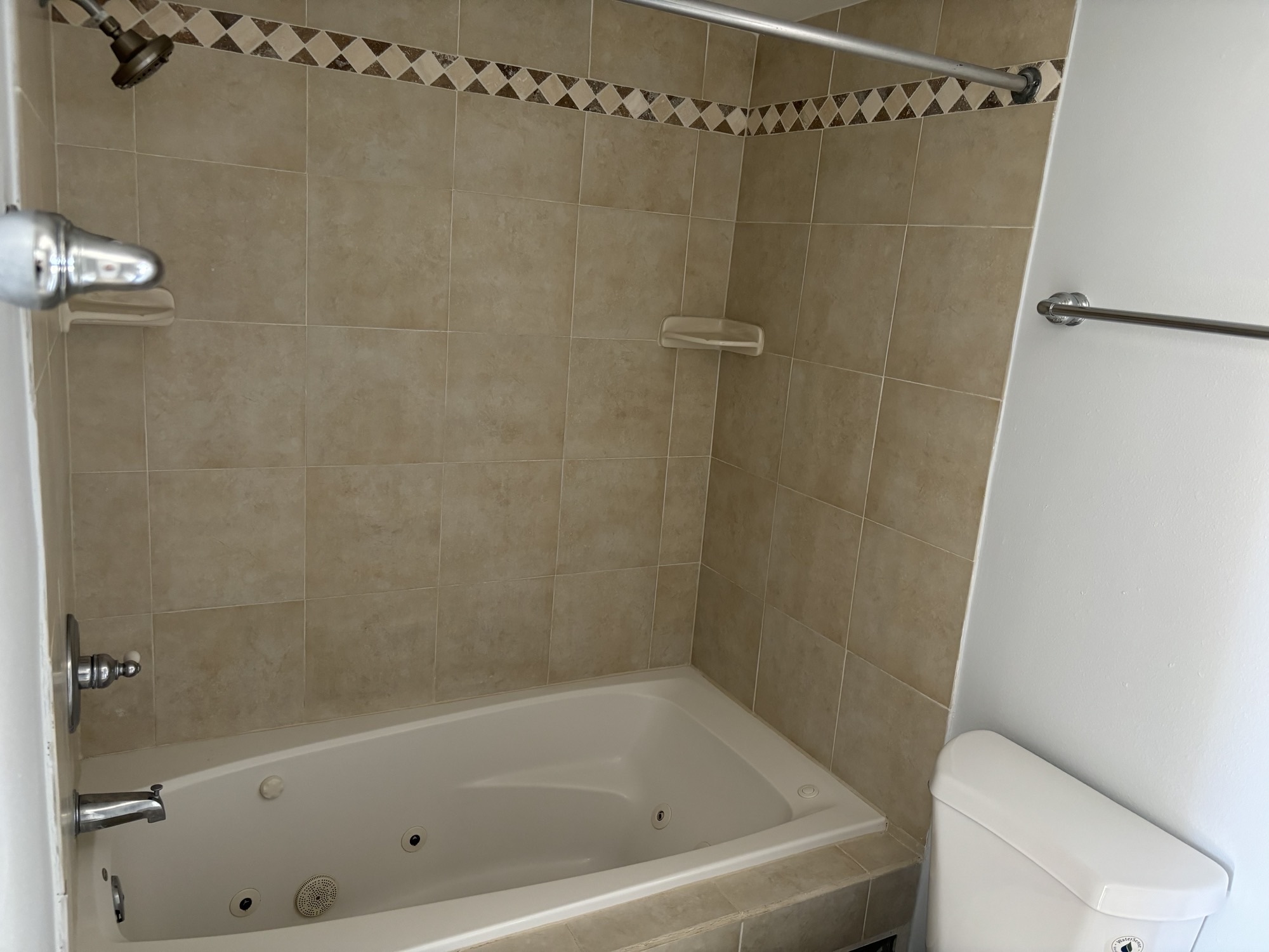 unit 2 bathroom - 512 129th Ave E