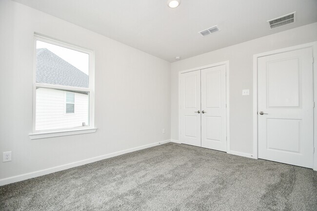 Building Photo - 21835 Erskine Peaks Pl