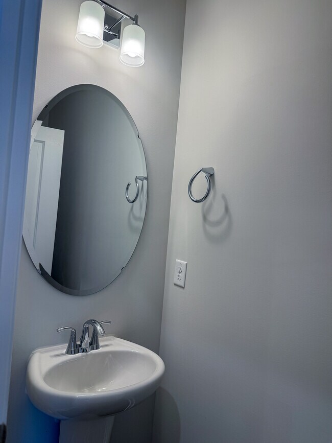 Building Photo - 2202 Rooster Spur Ct