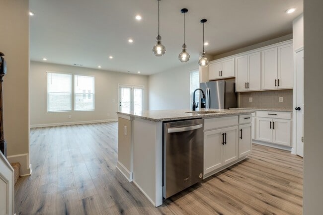 Building Photo - 529 Medwyk Dr
