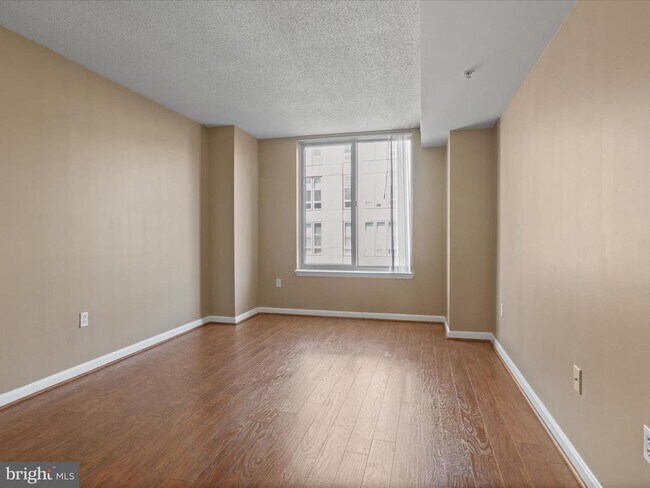 Building Photo - 2726 Gallows Rd