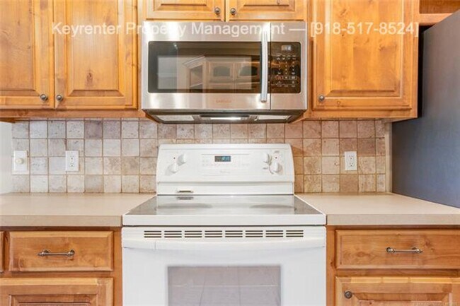 Building Photo - 3 Bed | 2 Bath | Jenks