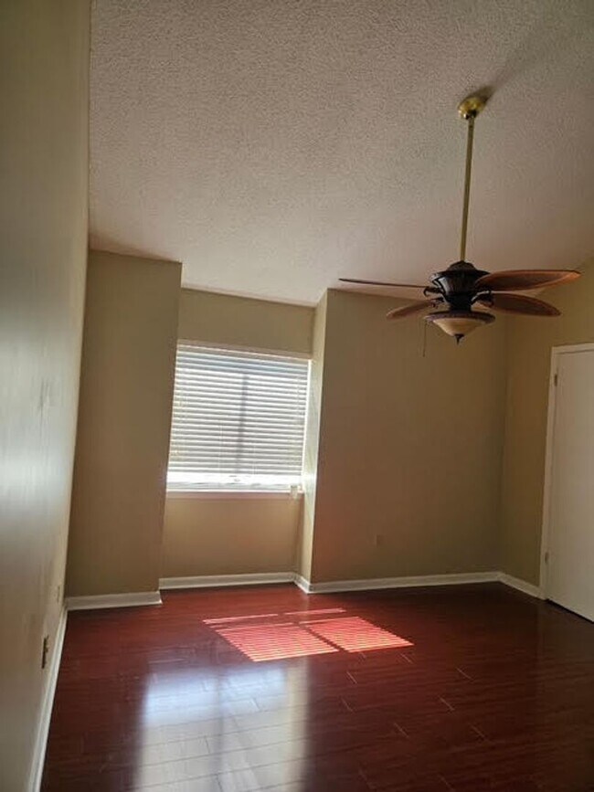 Building Photo - CHARMING CONDO READY FOR OCCUPANCY!