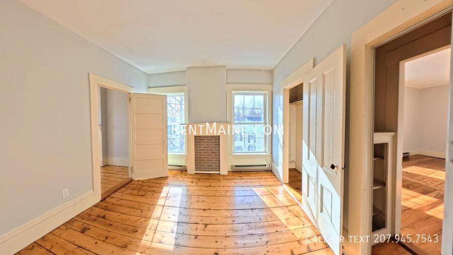 Building Photo - 3 Cushing St