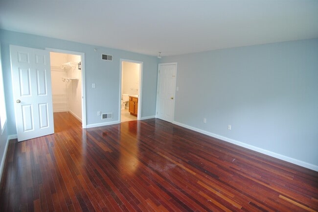 Building Photo - 75 Overlook Cir