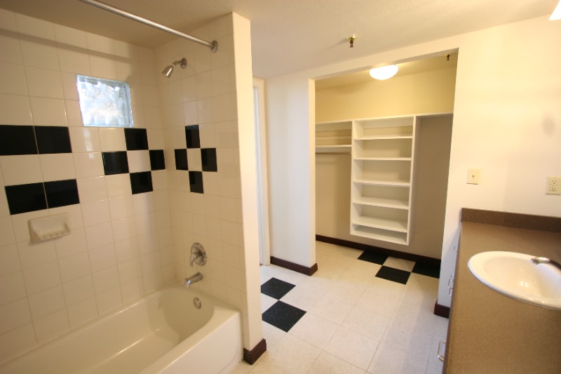 Building Photo - 301 Central Ave NE Ave