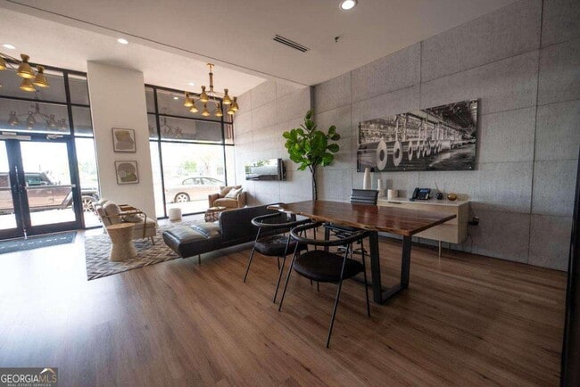 Building Photo - 260 18th St NW