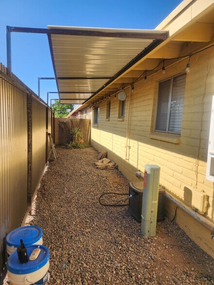Building Photo - 3001 E Blacklidge Dr
