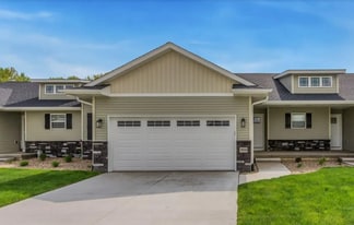 Building Photo - 3034 Sherwood Dr