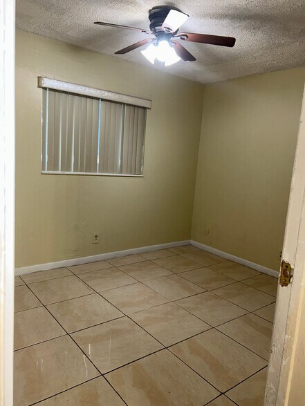 Building Photo - 2440 NW 39th Wy