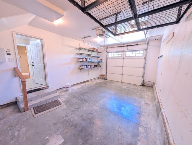 Building Photo - 4 Bed/2.5 Bath Multnomah Village Stunner w...