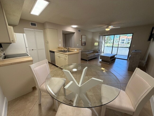 Building Photo - ANNUAL RENTAL - FURNISHED 1 BED / 1 BATH AT OASIS